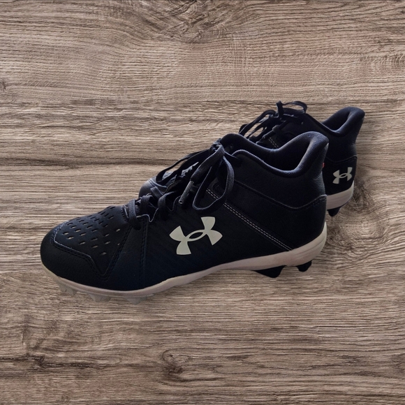 Under Armour Black Baseball Cleats Size 5.5 - Picture 2 of 6